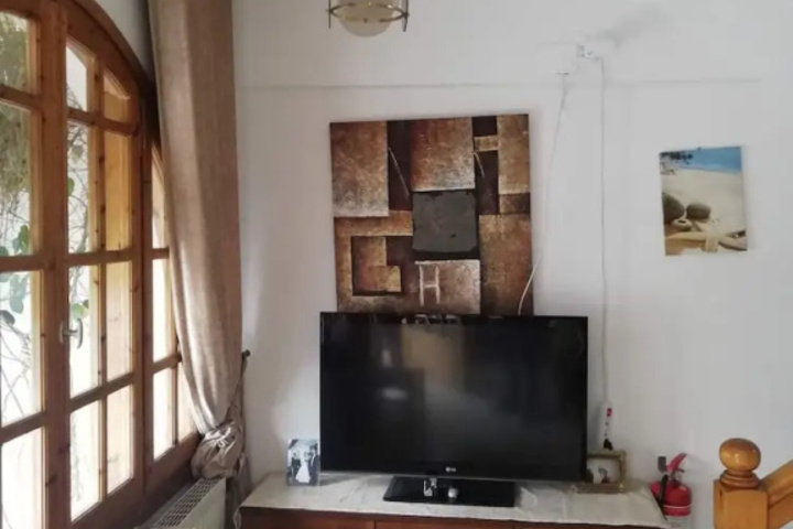 Room 5 of 13