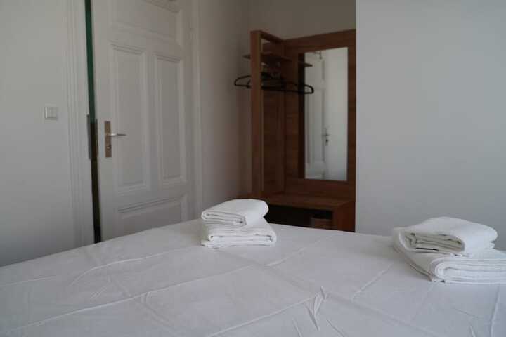 Room 3 of 16