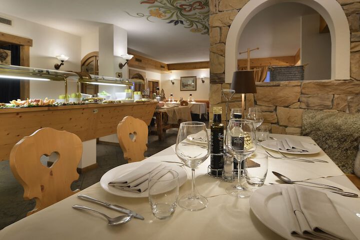 Dining 109 of 155