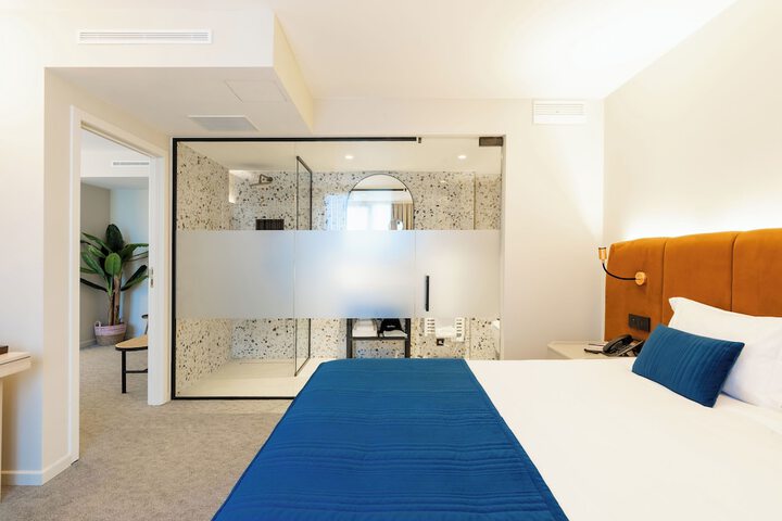 Room 36 of 152