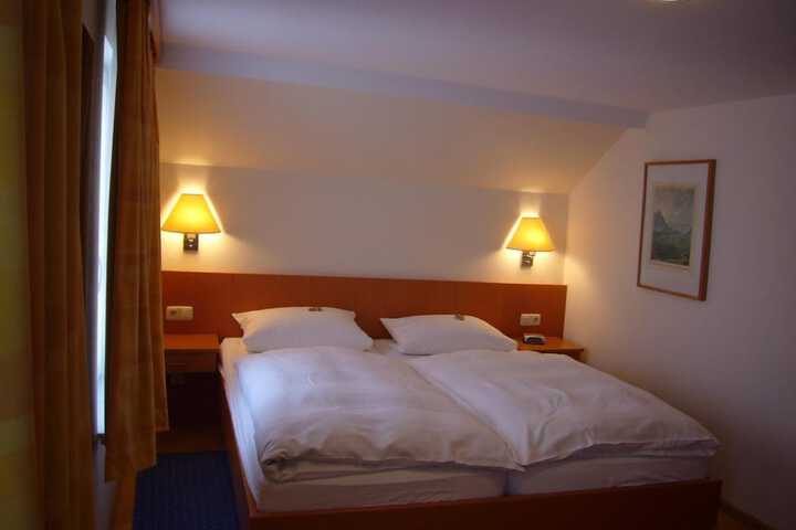Room 19 of 53