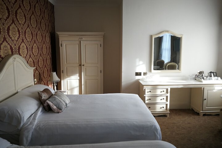 Room 48 of 132
