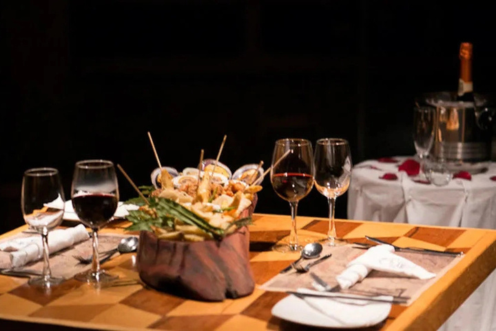 Dining 2 of 2