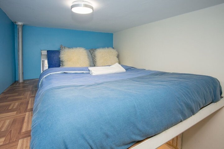 Room 21 of 103