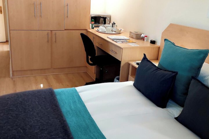 Room 18 of 150