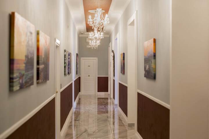 Ballroom/Hall 34 of 44