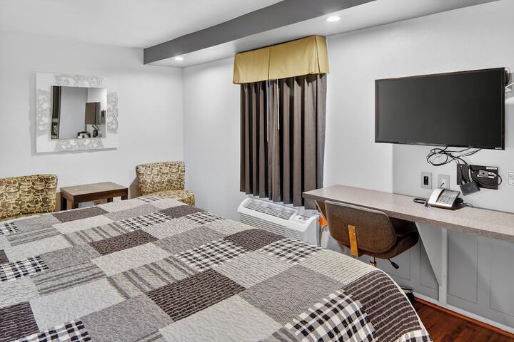 Room 25 of 43