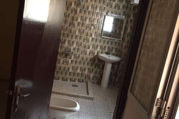Room 10 of 21