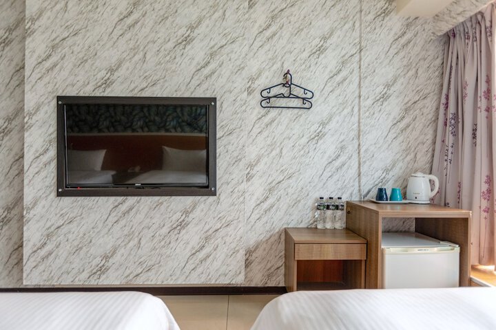 Room 28 of 81