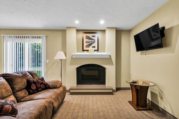 Double Accessible King Size Bed (6 of 24)