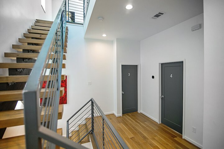 Room 32 of 61