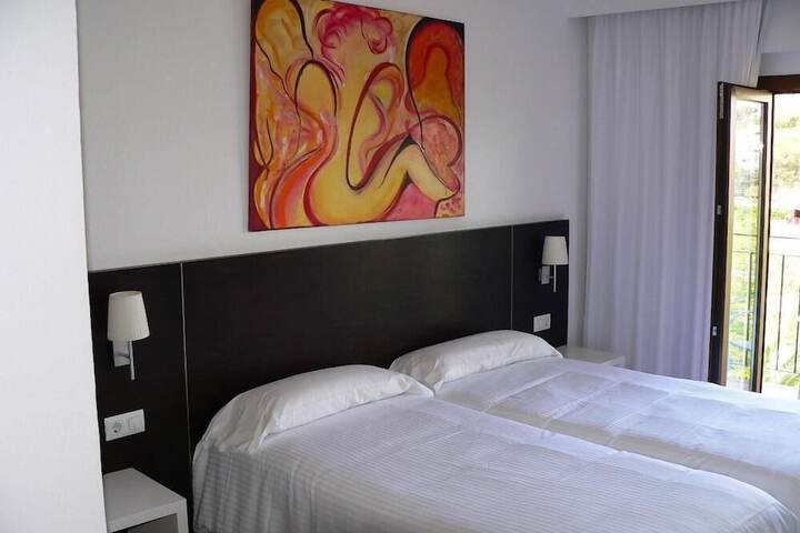 Room 8 of 40
