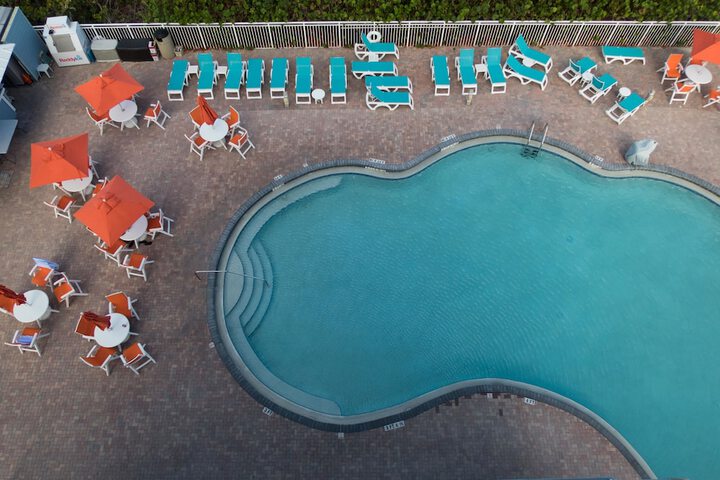 Pool 53 of 75