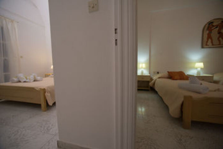 Room 32 of 81