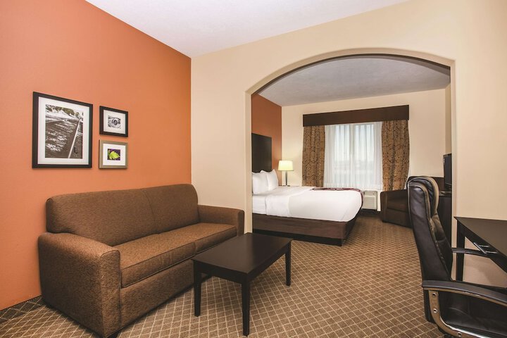 Room 9 of 34