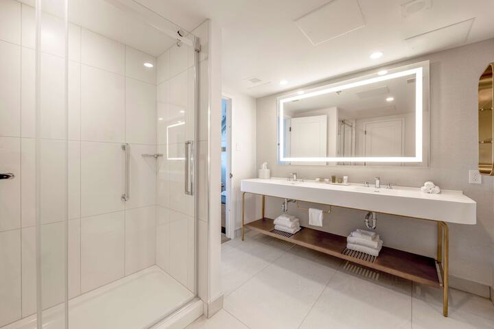 Bathroom shower