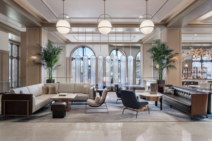 Lobby lounge