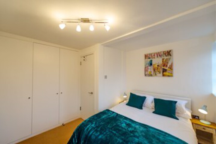 Room 32 of 34