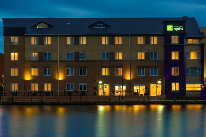 Hotel Entry