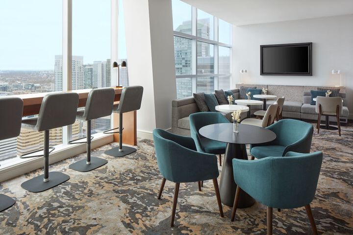 Lounge 105 of 141