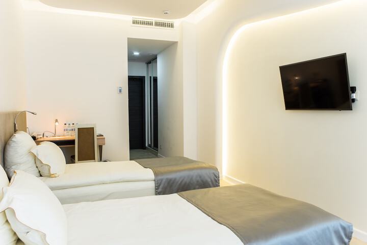 Room 10 of 61