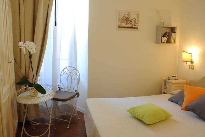 Room 5 of 23