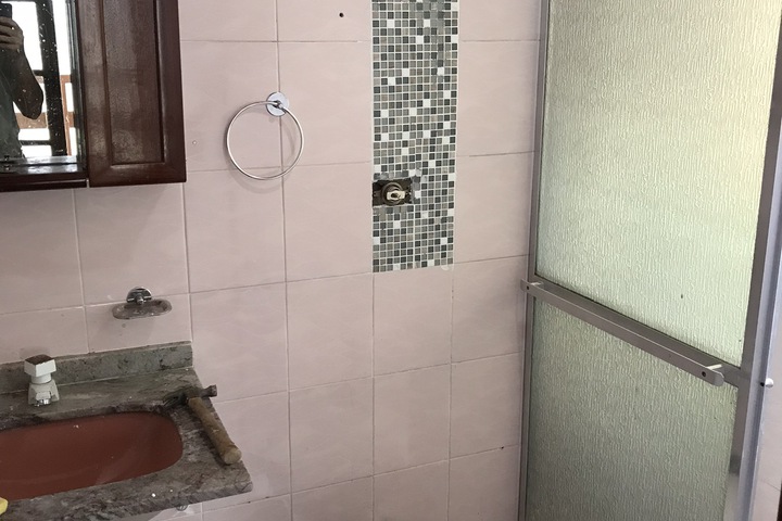 Room 10 of 27