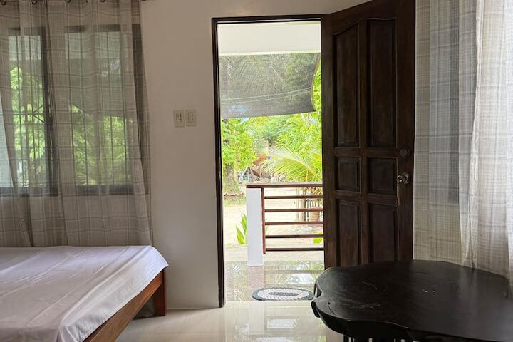 Room 3 of 28
