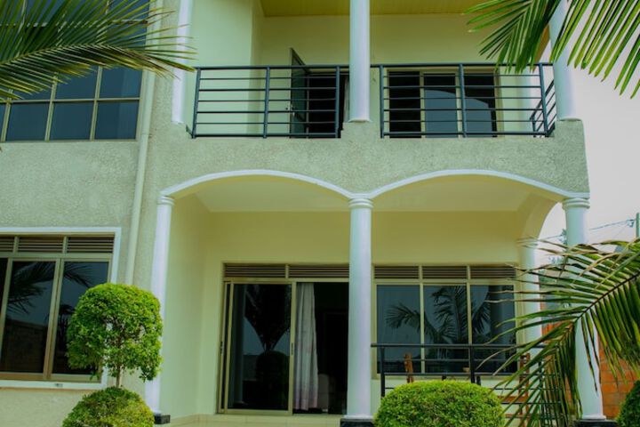 Hotel 7 of 38