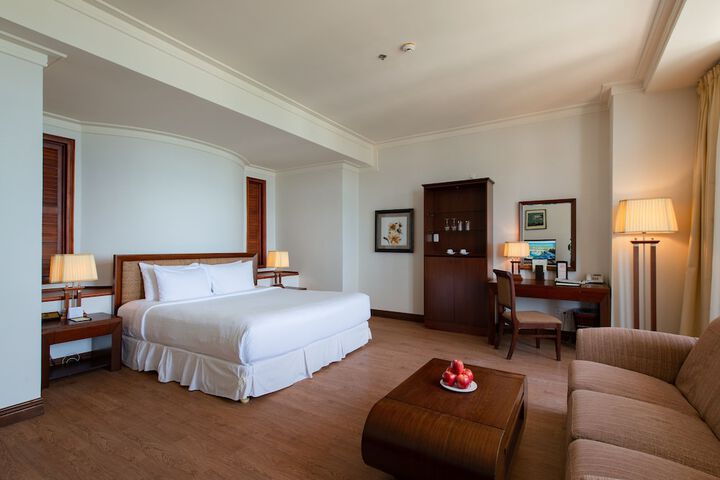 Room 15 of 97