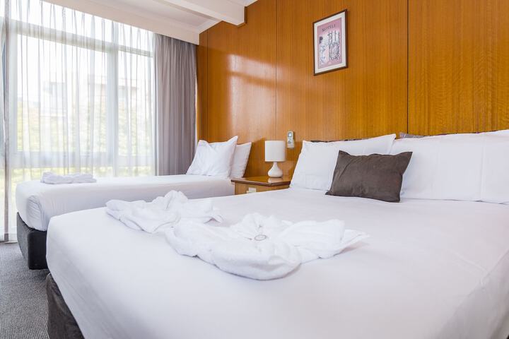Room 4 of 26
