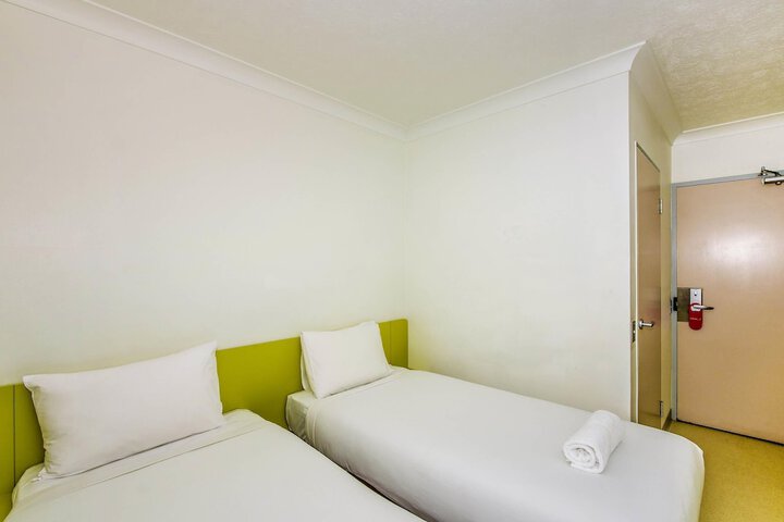 Room 22 of 46