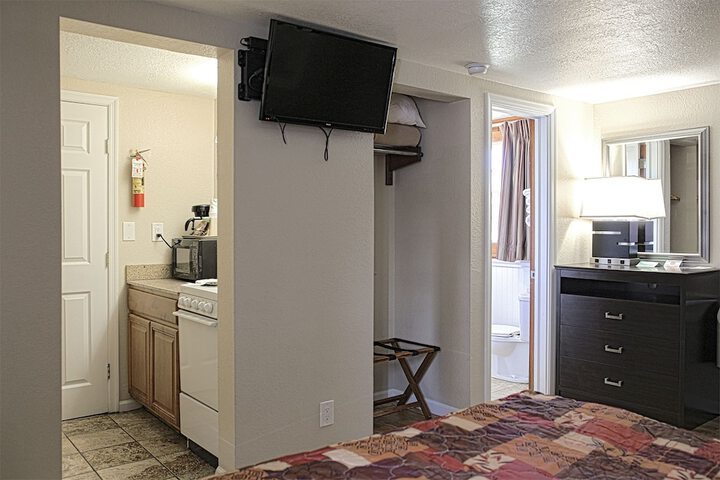 Room 10 of 34