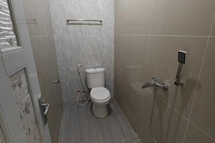 Room 6 of 6