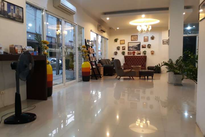Hotel Lobby