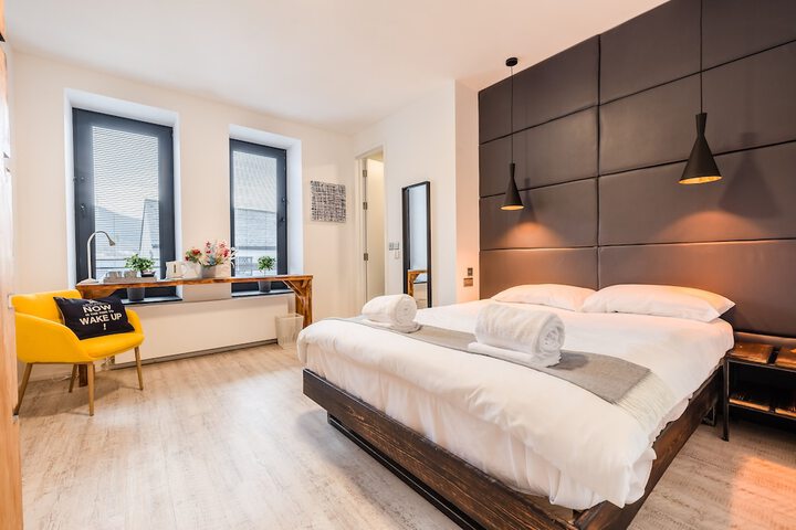 Room 2 of 35