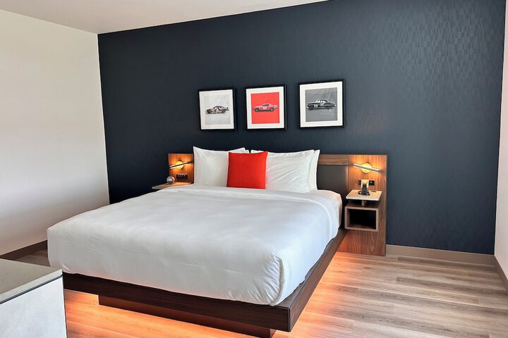 Room 5 of 65