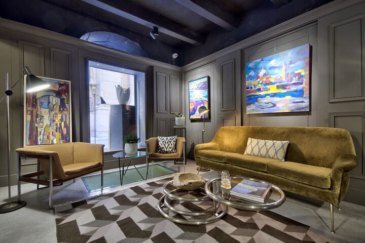 Entrance & Lobby