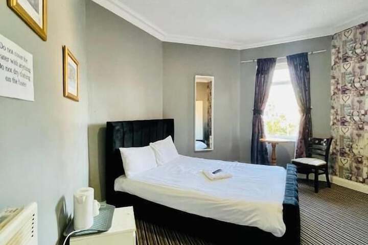 Room 14 of 49