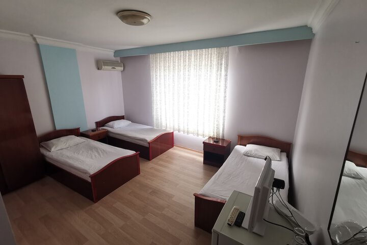 Room 4 of 11
