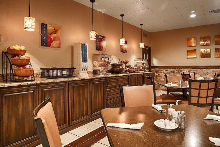 Breakfast/Coffee Service 30 of 42