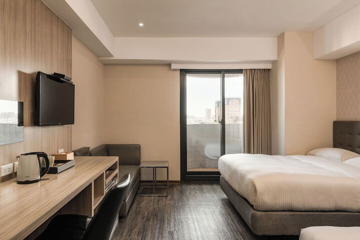 Room 6 of 45