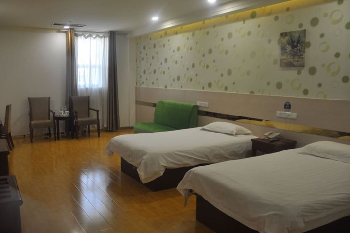 Room 10 of 31