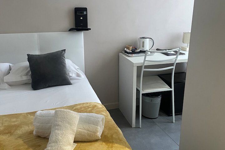 Room 54 of 82