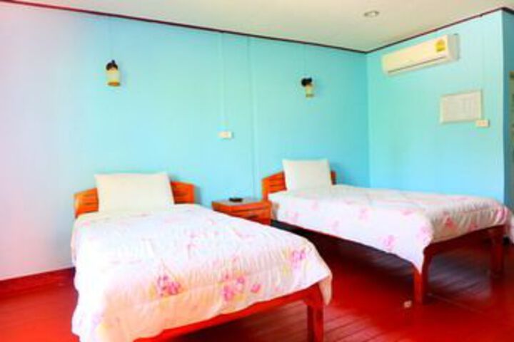 Room 15 of 25