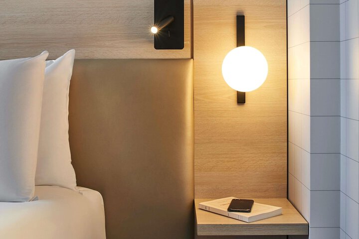 Room 27 of 73