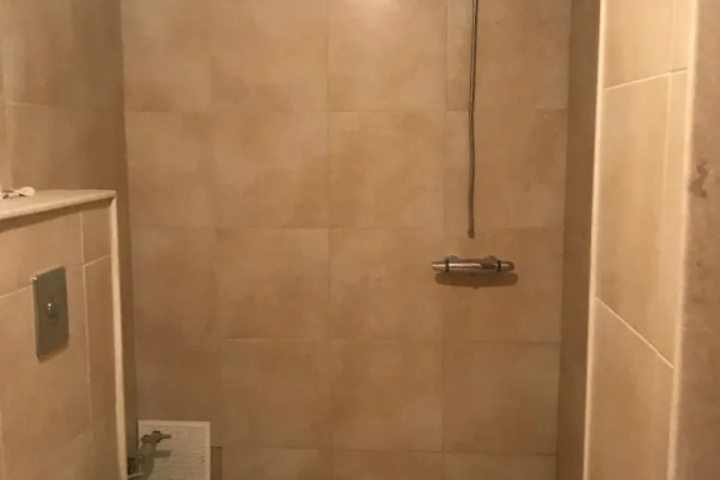 Room 10 of 35