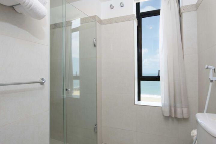 Room 16 of 25