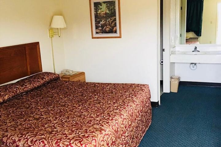 Room 15 of 28