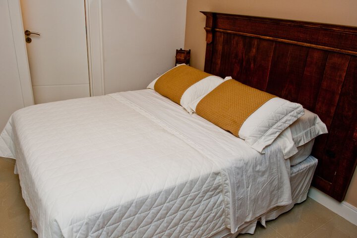 Room 4 of 94